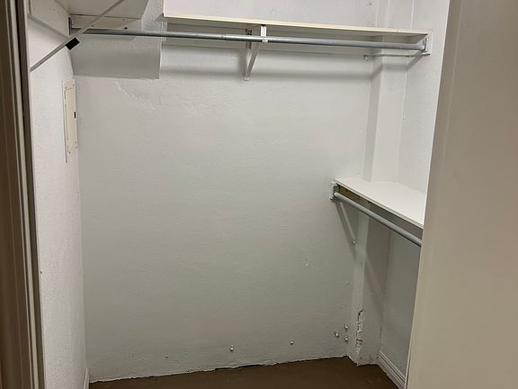 5th image of 601 N Broadway Ave APT 102