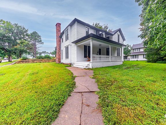 3rd image of 601 Poplar St