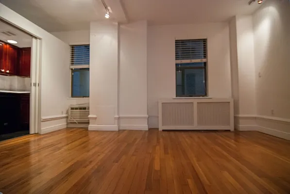 Rented by WAM Partners - William Moses Co. | media 7