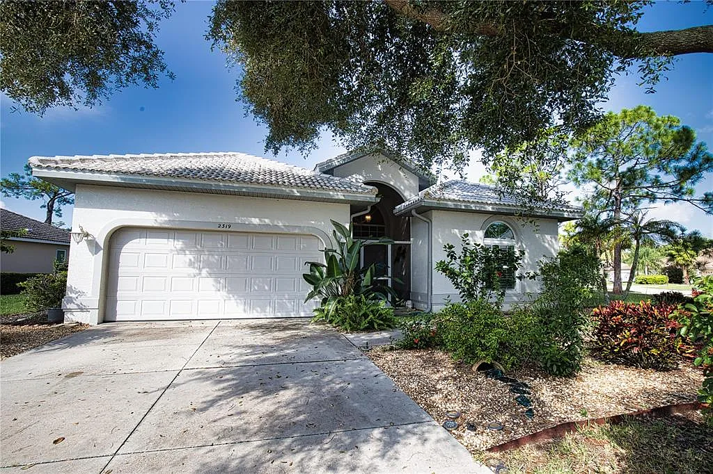 3 bed, 2.0 bath, 1635 sqft, $2,650 — Photo 2