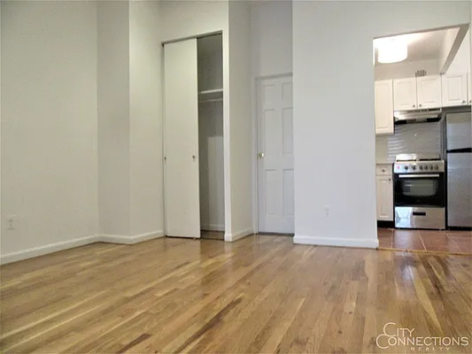 Rented by City Connections Realty | media 28