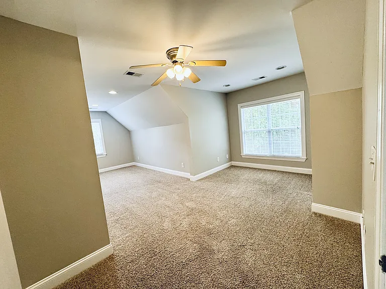3571 Brampton Dr — Photo 40