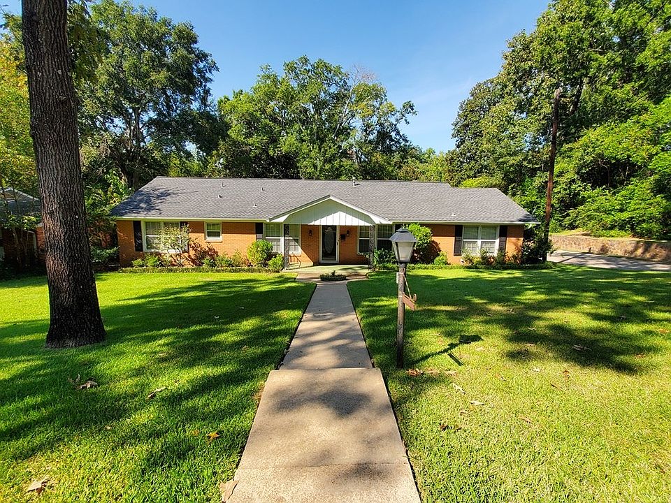 1st image of 3611 McMillan Dr