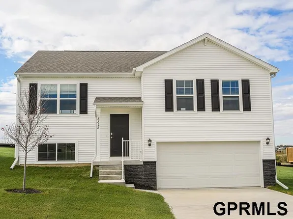 18703 Ogden St, Elkhorn, NE 68022
