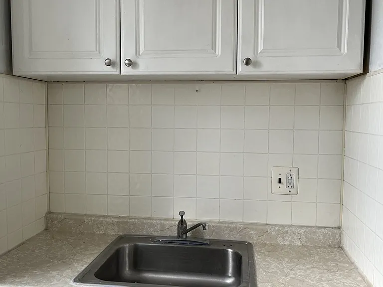6121 Ridge Ave #B — Photo 5
