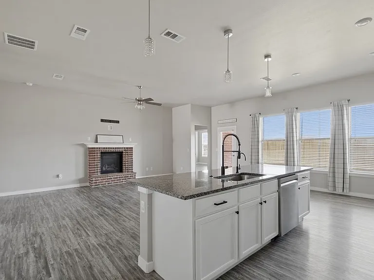 6822 Lonesome Dove Ln — Photo 10