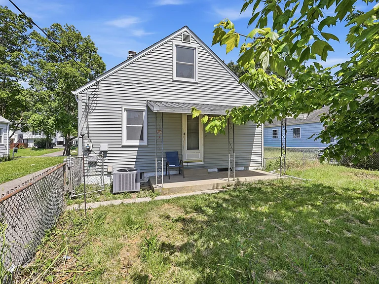 145 Demorest Ave — Photo 32