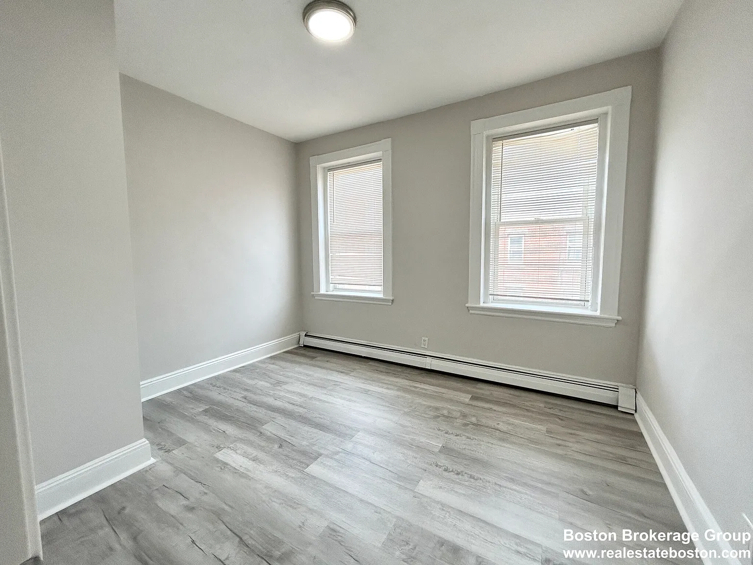 4 bed, 999 sqft, $3,800 — Photo 3