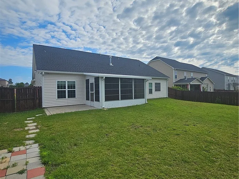 1012 Ronald Reagan Dr — Photo 34