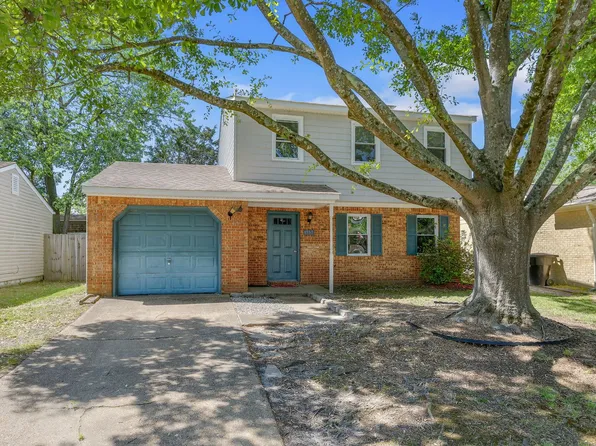 4957 Aquarius Ct, Virginia Beach, VA 23464