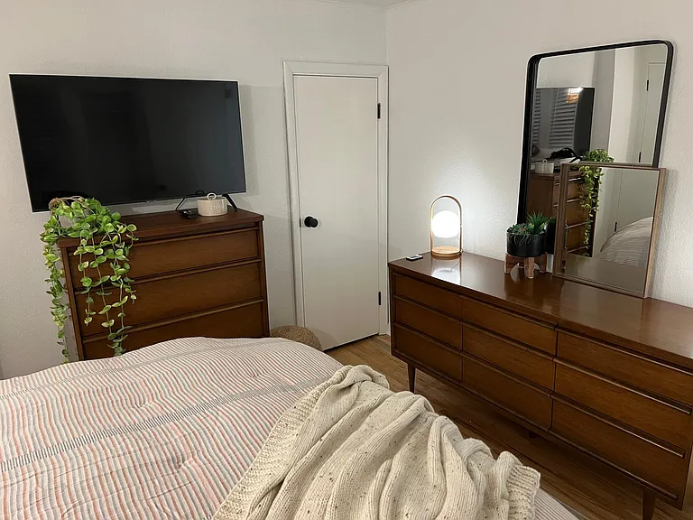 43" TV and lots of storage space