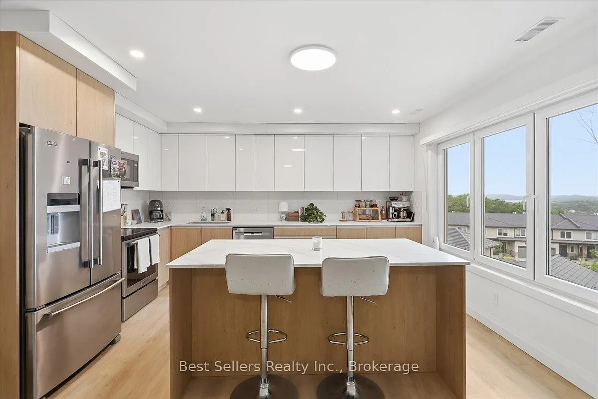 3 bed, $3,095 — Photo 4