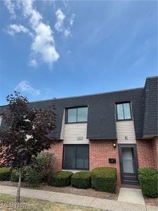 216 Moore Rd APT 1K, Avon Lake, OH, 44012