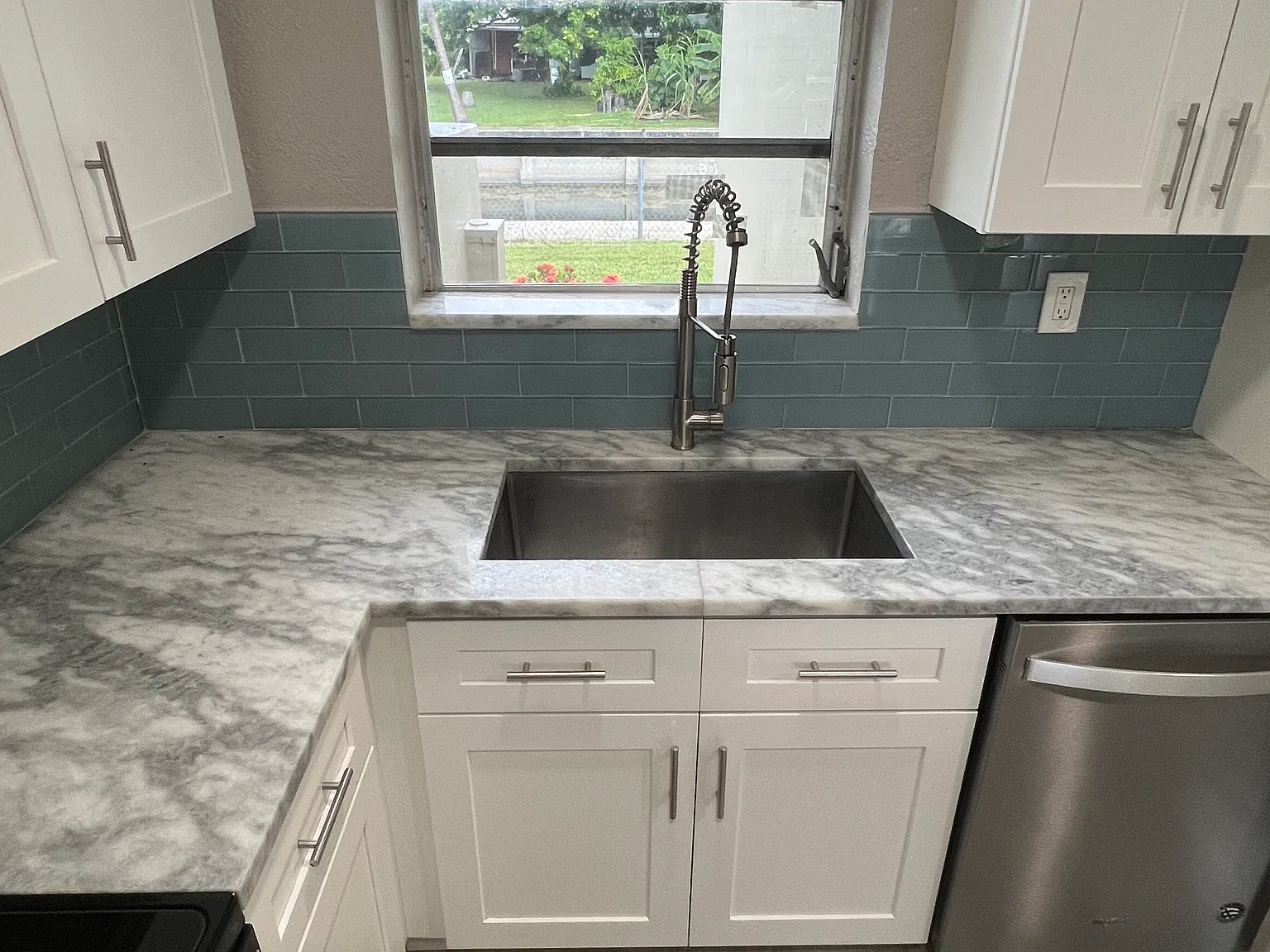 3 bed, 1065 sqft, $2,900 — Photo 2