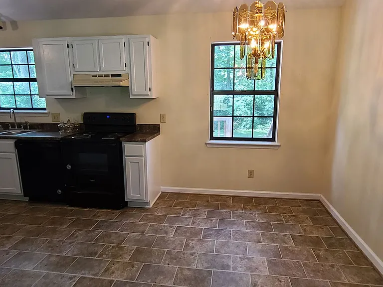 501 Jefferson Woods Dr — Photo 3