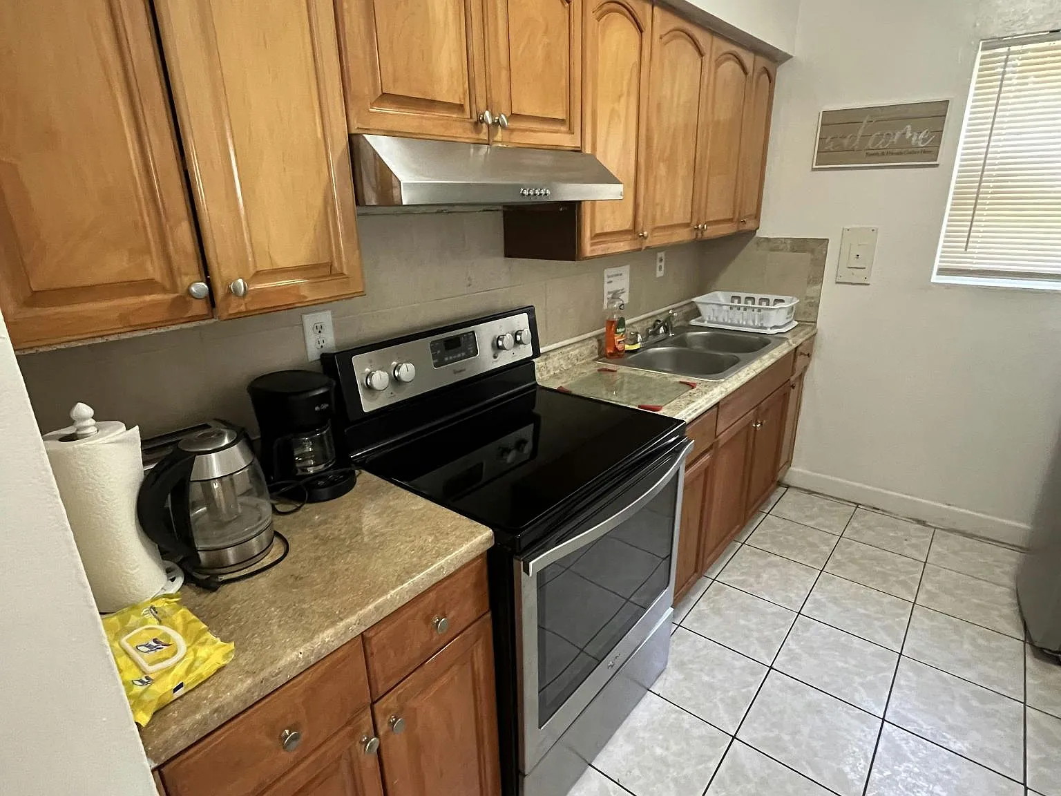 2 bed, 825 sqft, $2,400 — Photo 2