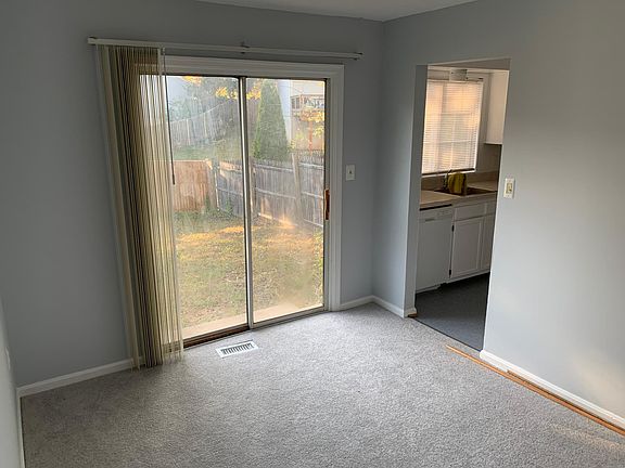 Dinning Room with exit to Backyard