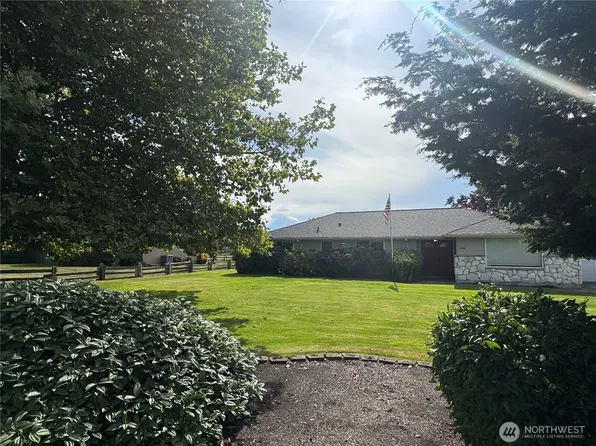 24703 SE 448th Street, Enumclaw, WA 98022