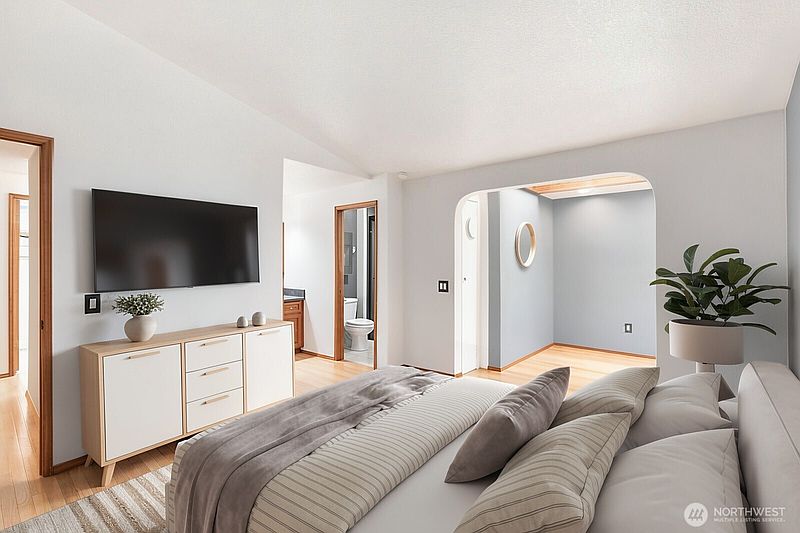 2nd image of 11615 NE 100th Street