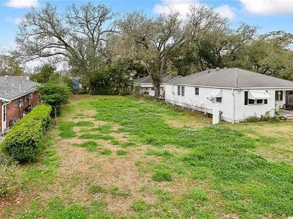 912 Helios Ave, Metairie, LA 70005