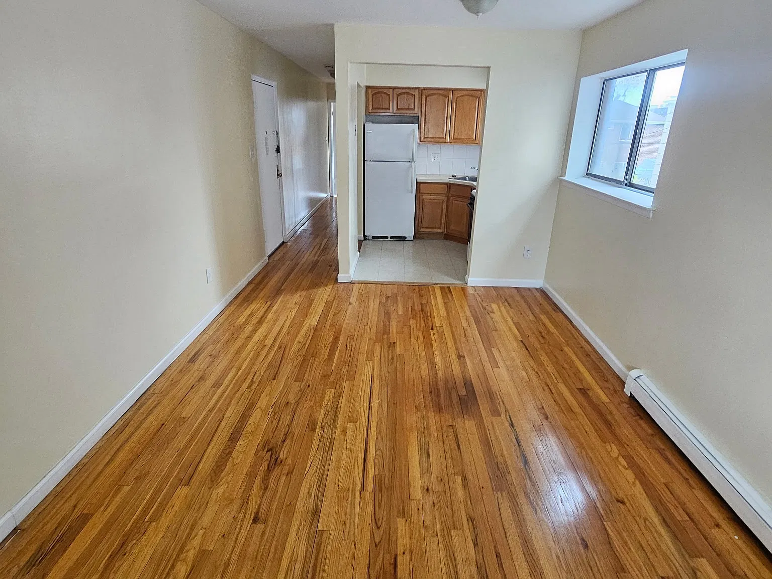 1 bed, 700 sqft, $1,900 — Photo 1