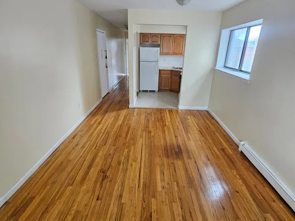 23-38 College Point Blvd, College Pt, NY