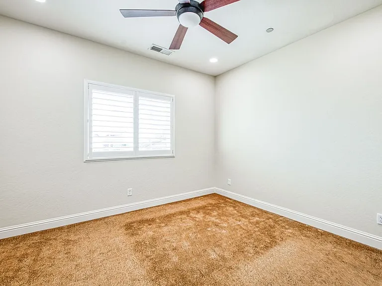 10509 N Sierra Vista Ave — Photo 50
