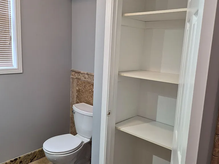 148 Ottawa St N #2 — Photo 7