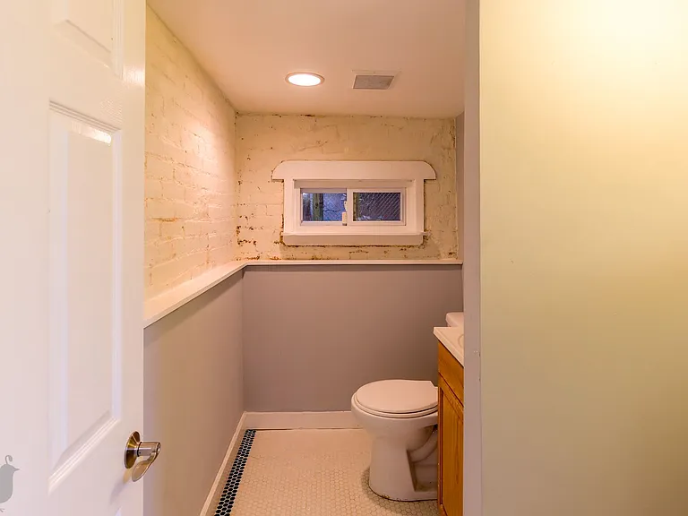 742 Harvard St NW — Photo 32