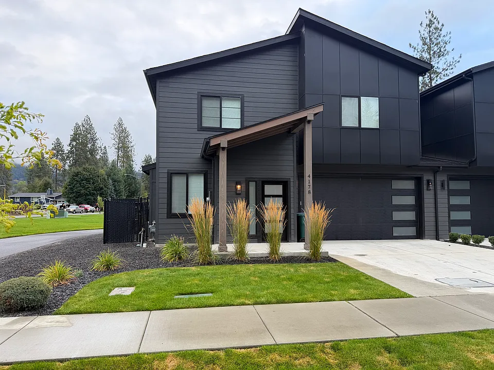 4178 N Honeysuckle Dr