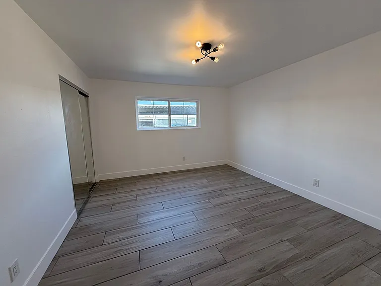 8517 Cedros Ave — Photo 7