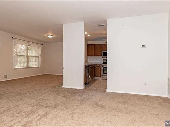 3rd image of 5 Balsam Ct APT 12