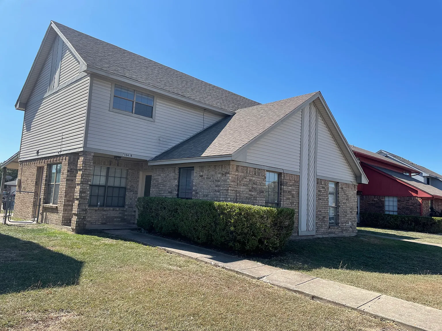 3 bed, 2.5 bath, 1300 sqft, $1,895 — Photo 1