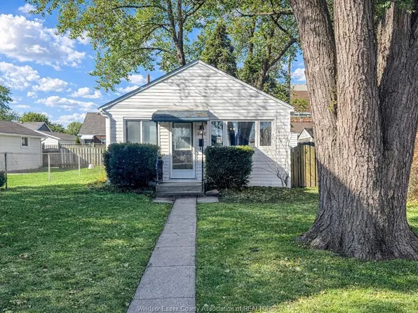 2237 Turner Rd, Windsor, ON N8W 3K4