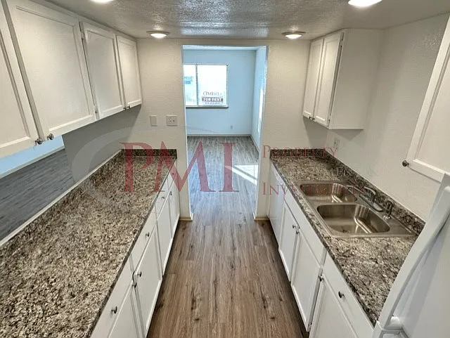 Freedom Flats — Photo 44