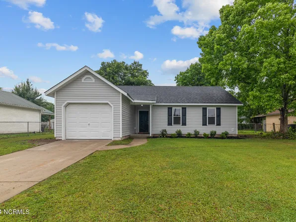 470 Hunting Green Drive, Jacksonville, NC 28546
