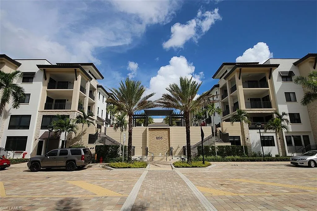 3 bed, 3.0 bath, 2264 sqft, $18,500 — Photo 1