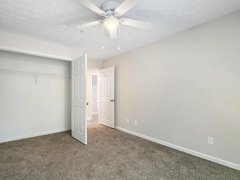 Salem Chase Apartments — Photo 20