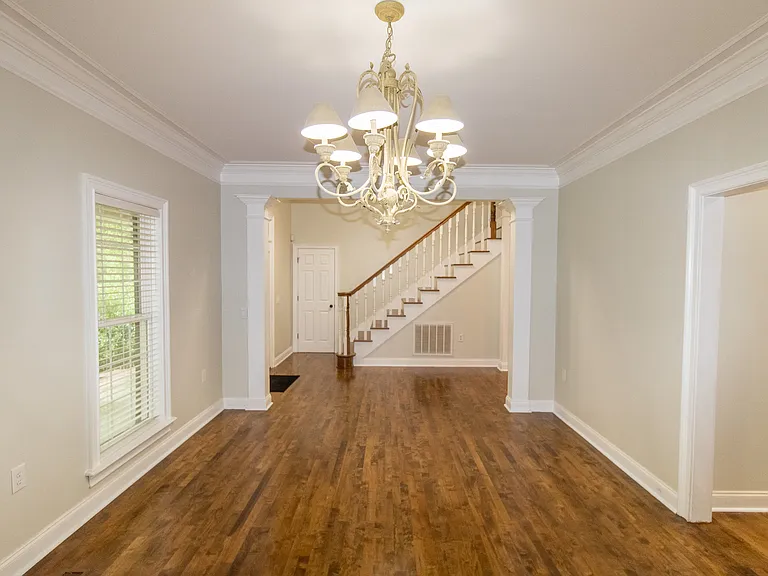 906 Monarch Cir — Photo 23
