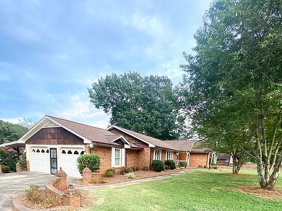 2nd image of 1424 Arden Dr