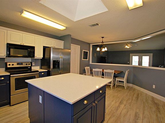 3rd image of 2124 Coral Creek Dr