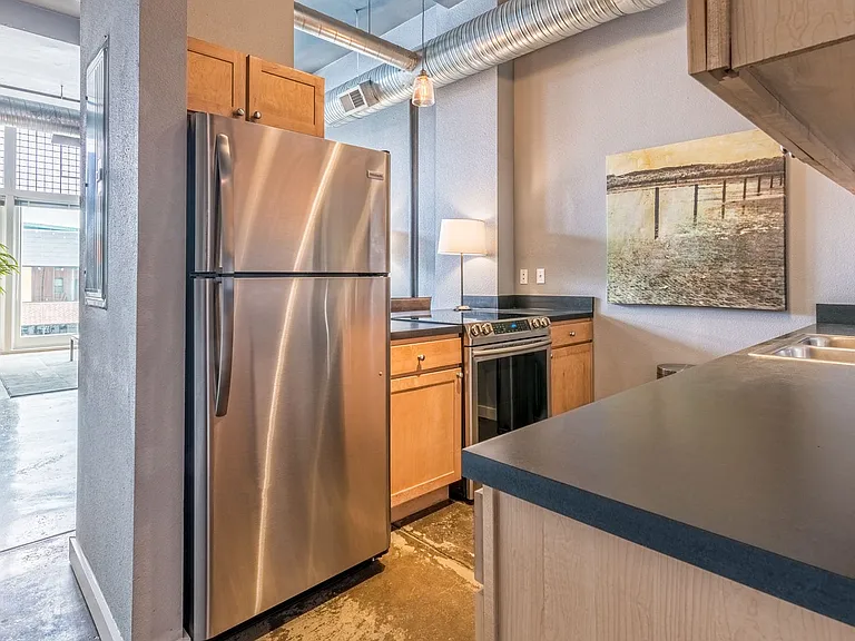 Crossoads Lofts — Photo 7