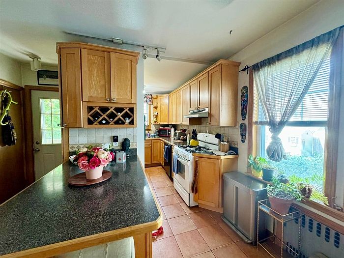 1st image of 133 Princeton St #1