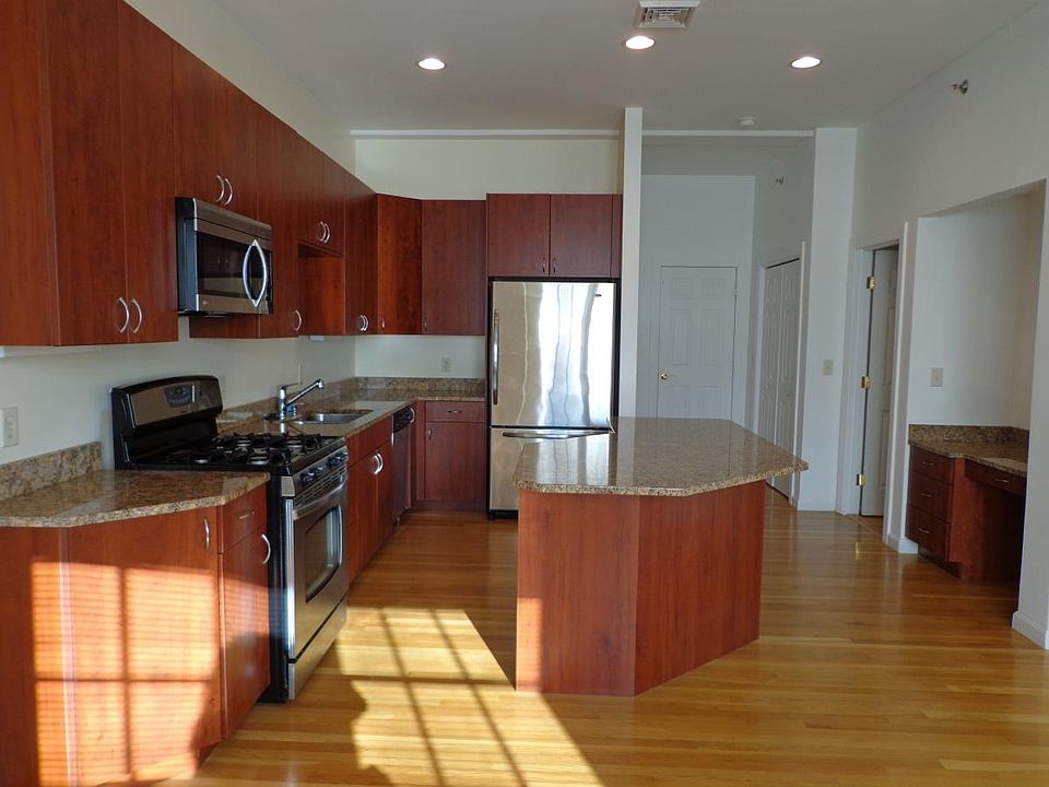 1st image of 1488 Westminster St