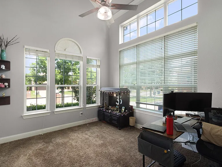 2573 Hannah Cir — Photo 21