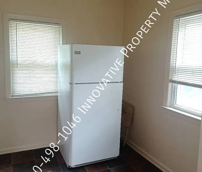 702 Thomson St #5 — Photo 10