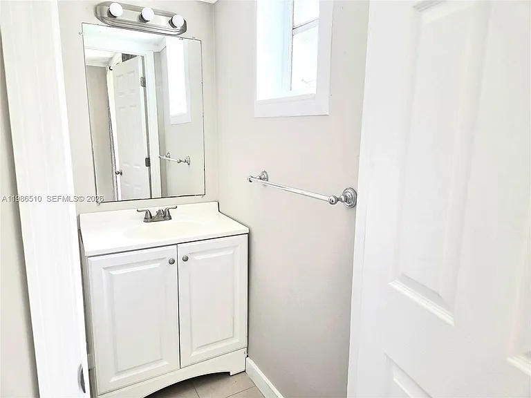 1700 NE 191st St #100 — Photo 18