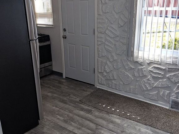 5th image of 450 Kenwood Dr APT C