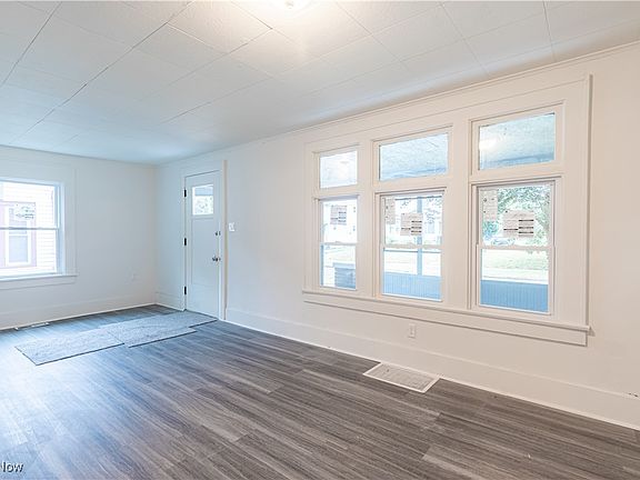 4th image of 320 Wildwood Ave