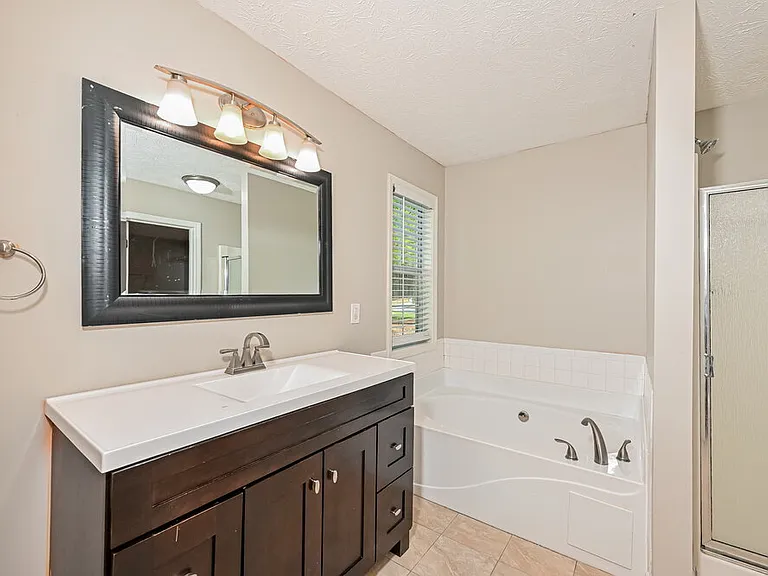 1655 Bramlett Blvd — Photo 13